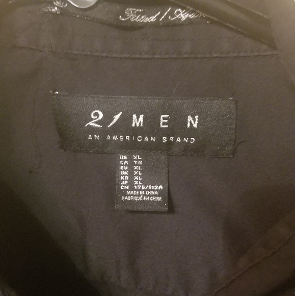 Button down - Picture 2 of 2